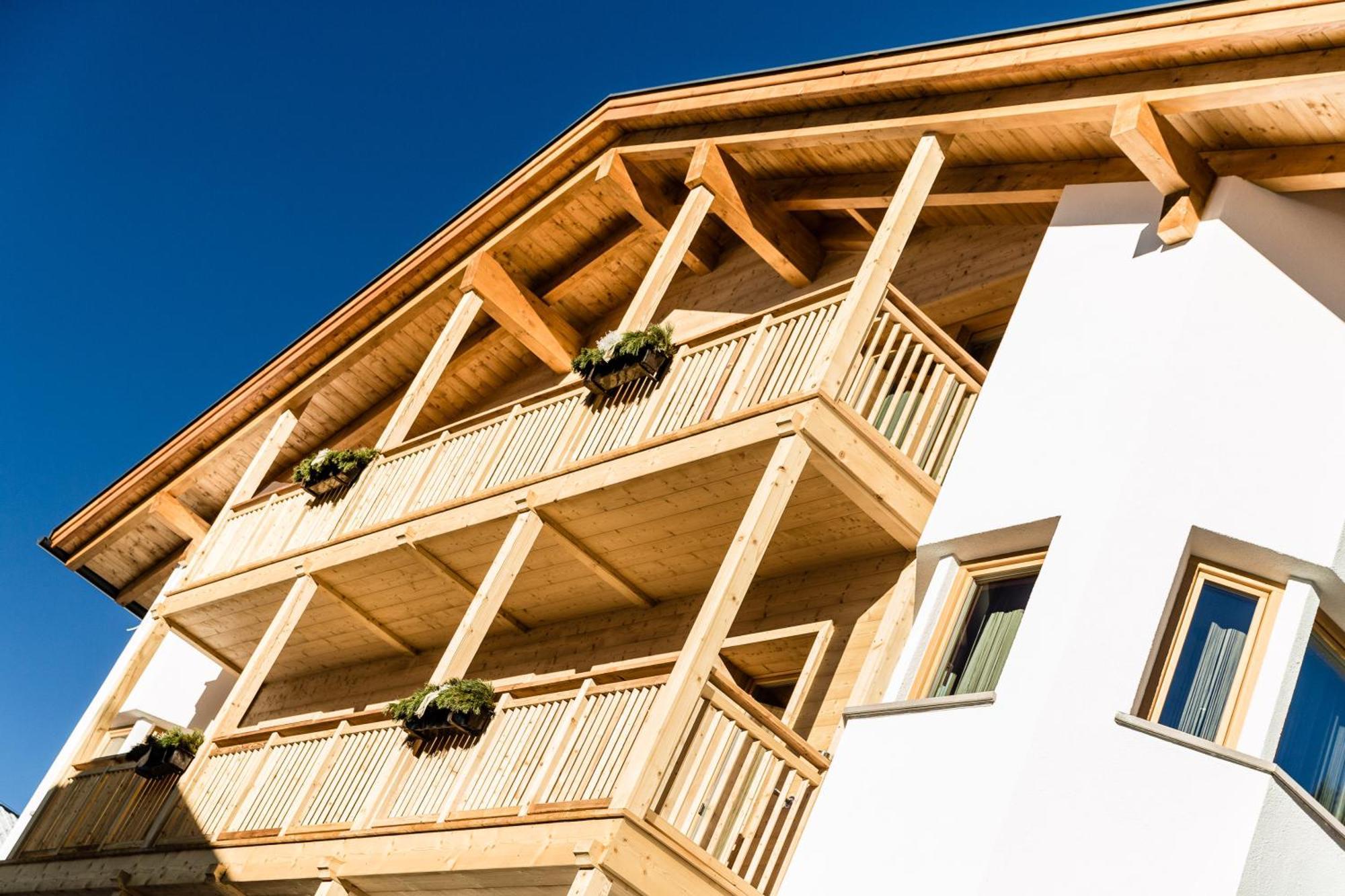Apartments Villa Gardena - Gardenahotels Сельва-ди-Валь-Гардена Экстерьер фото